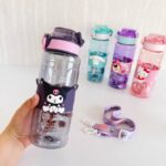 قمقمه دور سیلیکونی بند دار طرح کرومی و Sanrio کد 8038